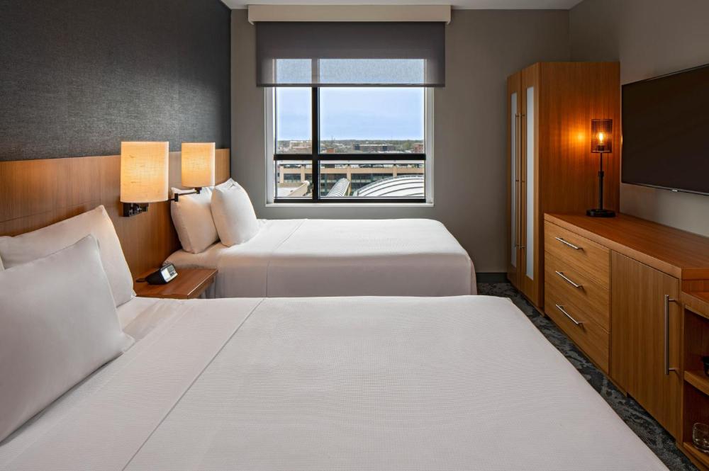 Queen Room with Two Queen Beds and View interior
